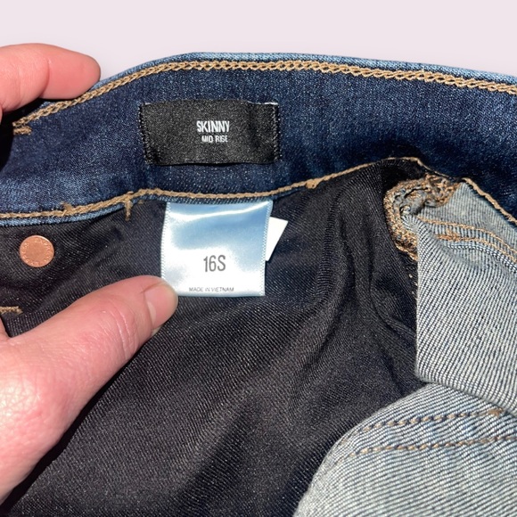 Express Mid Rise Distressed Skinny Jean - Picture 5 of 5